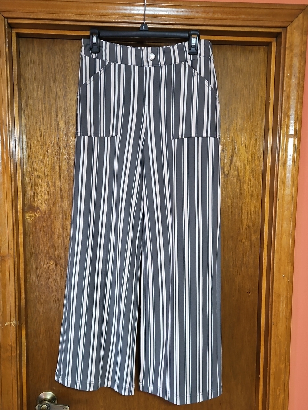 Cato Wide-Leg Pants in Gray, White & Pink Womens Small